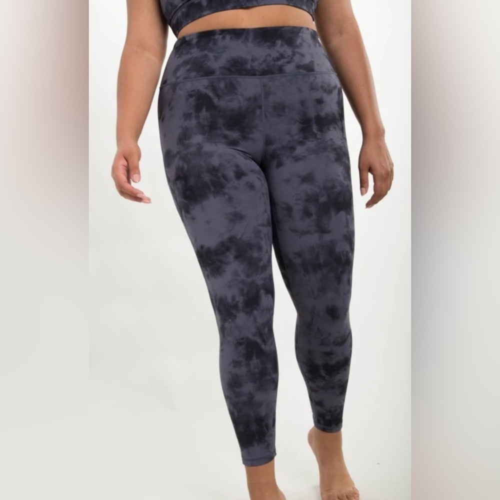 NWT Mono B Curvy Tie Dye High Waist Leggings